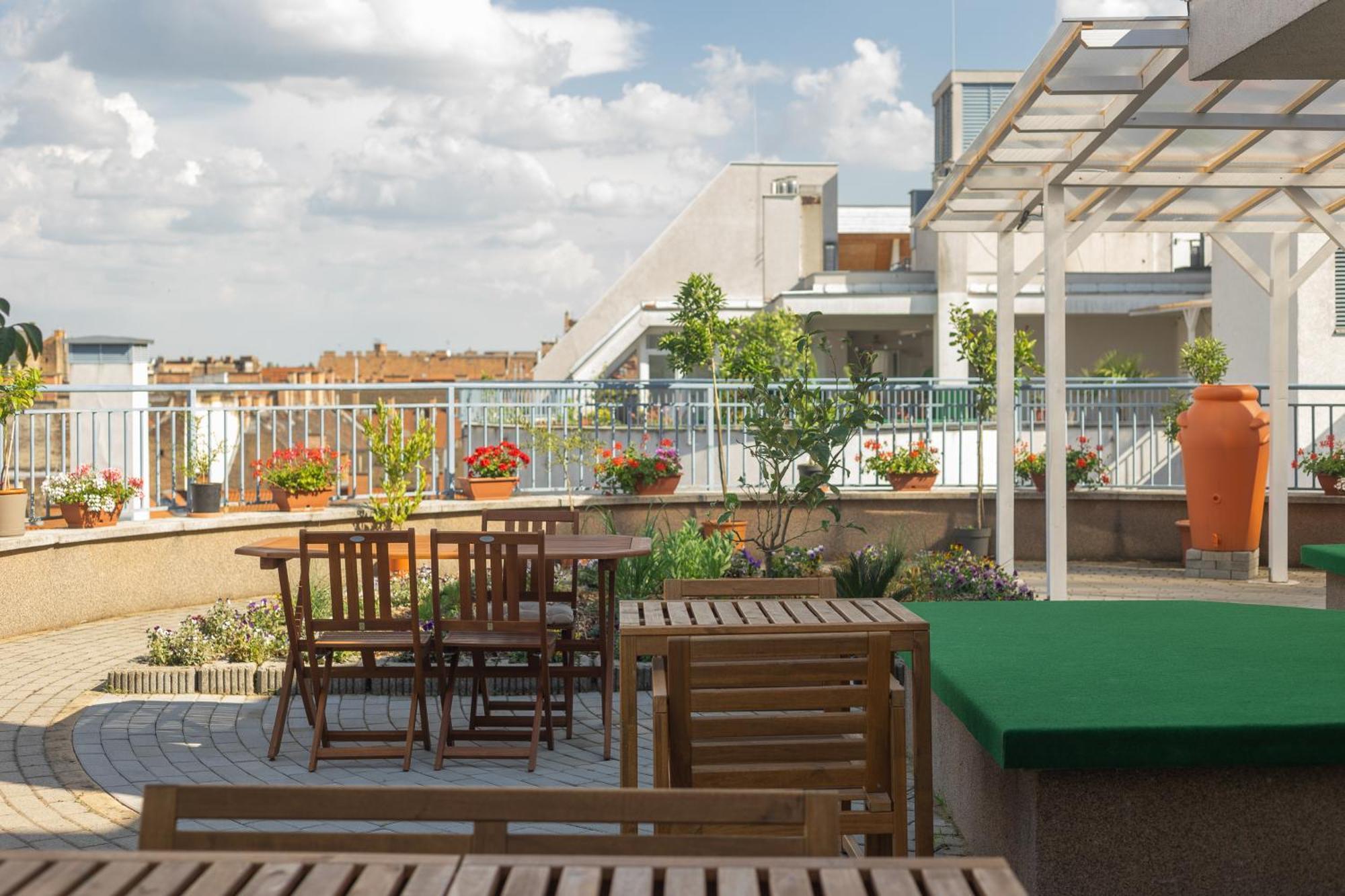 Rooftop City Residence With Deep Garage Budapest Exterior foto